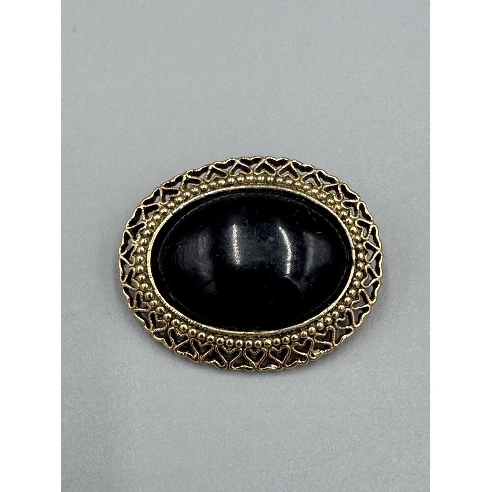 Vintage Gold Colored‎ Trim Black Oval Shaped Stone Brooch